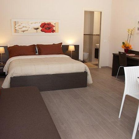 Il Marlo Suite & Breakfast مارينا دي كارّارا الغرفة الصورة